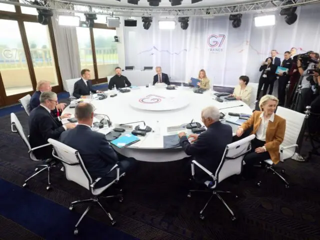 Лебедь, рак и щука: переговоры с Россией раскалывают Европу