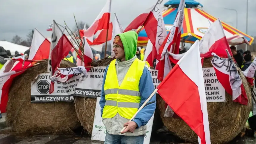 Европейская морковка для украинского осла – яркая снаружи и гнилая внутри