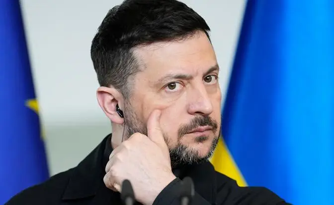 Наезжая на Лукашенко, Зеленский кличет собственную смерть