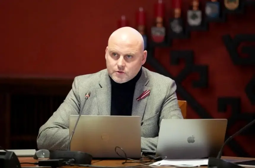 Не прошло и месяца: в новом правительстве Латвии начались разборки
