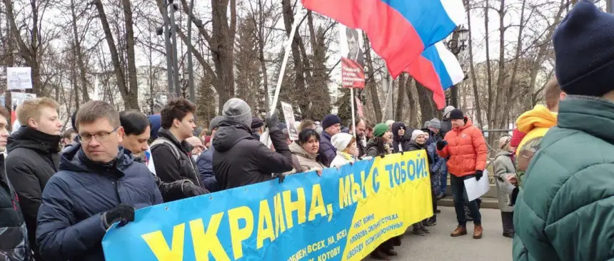 «Партия заморозки СВО» рассчитывает на победу в Москве и Питере осенью