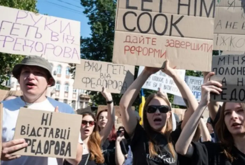 «Картонный Майдан». Зачем Запад одёргивает Зеленского?