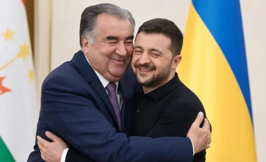 Москва дает Душанбе миллиарды, а там помогают Украине