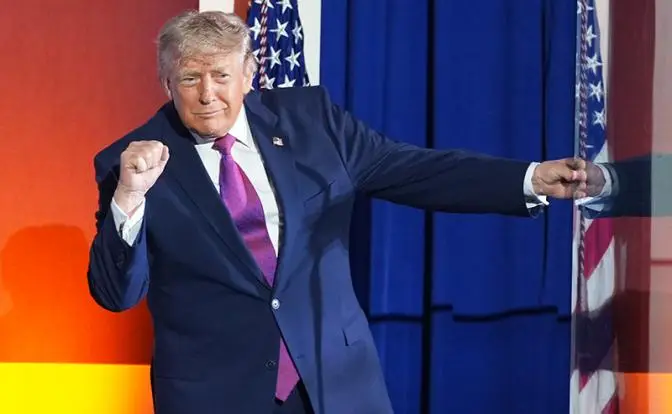 Трамп счел себя коммунистом, достойным стоять в одном ряду с Лениным