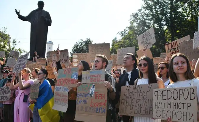 Конкурент страшнее Залужного. Кому грозит потеря Киева?