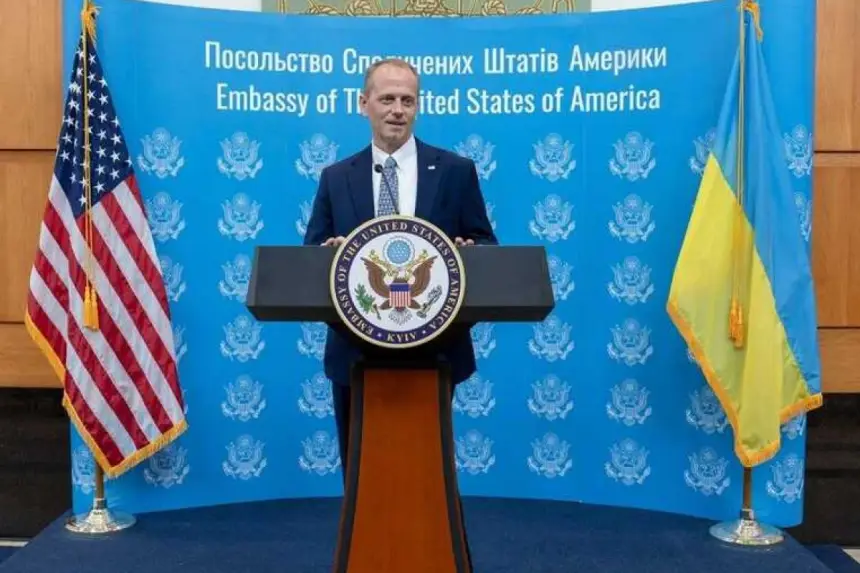 Зачем Трамп сменил третьего за лето главу посольства США на Украине