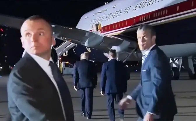 Трамп покинул Анкару, прикинувшись бортпитанием
