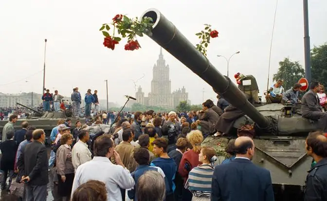 35 лет назад они сидели в Кремле, пьянствовали, отмечая разгром СССР