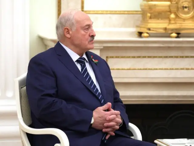 «Два стула» Лукашенко: политолог о пророссийской стратегии лидера Беларуси