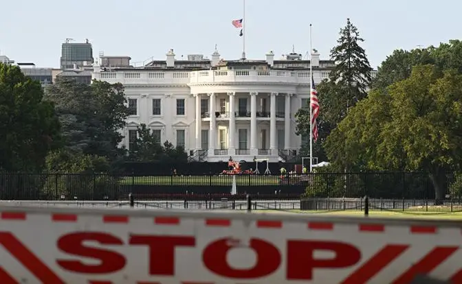 Трамп отметил шесть месяцев непрерывного позора