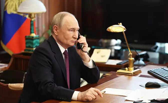 Часовой диалог Путина и Трампа состоялся, встреча «на троих» — в планах