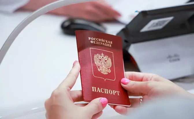 «Россиянам виз не давать!»: ЕС хочет спрятаться за железным занавесом