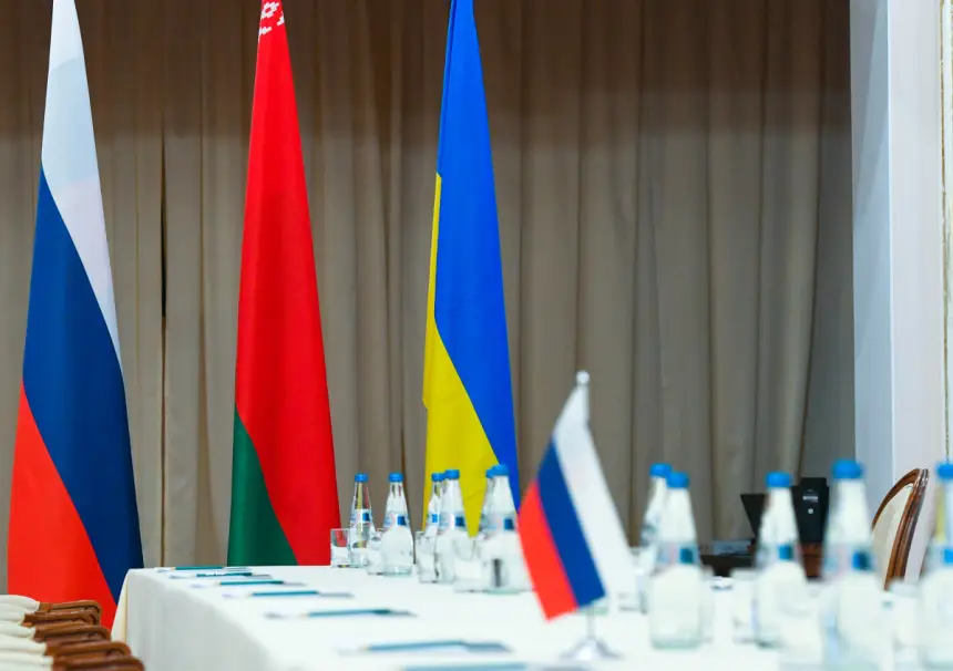 В поисках переговорной площадки по Украине: не Ватикан, но Минск?